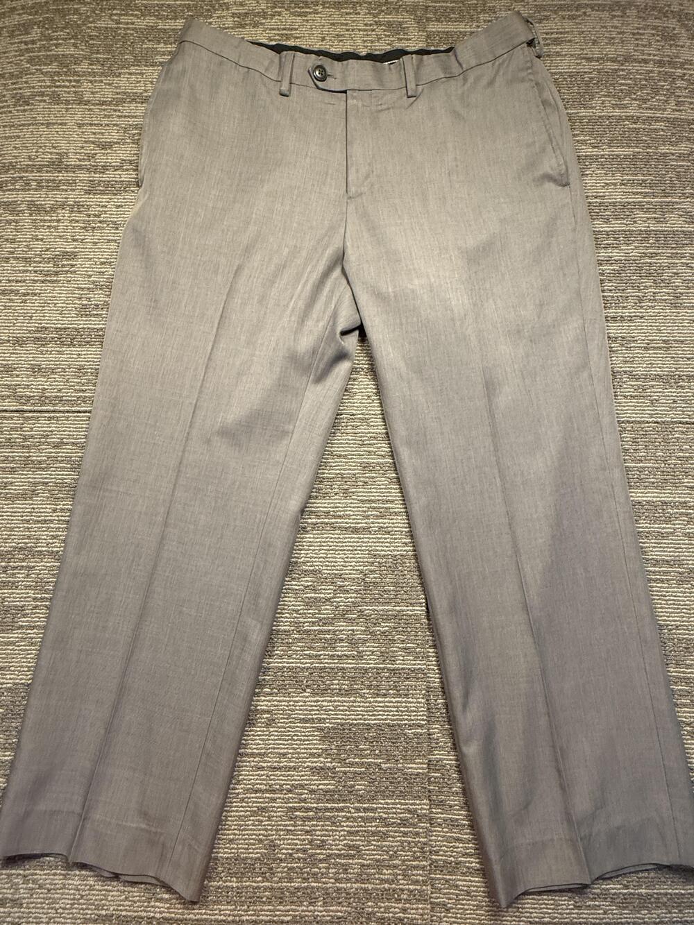 Haggar Dress Pants Mens 36x30 Gray Straight Fit Flat Front Straight Leg Business